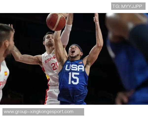 阿利松与戈麦斯意外相撞队医紧急救助后比赛得以继续进行